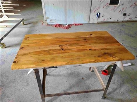 ไม้สนที่เป็นของแข็งสดขอบเดสก์ทอป