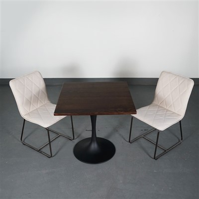 โต๊ะรับประทานอาหารสี่เหลี่ยมจัตุรัสของ Solid Ash Wood ในซัพพลายเออร์สีวอลนัท